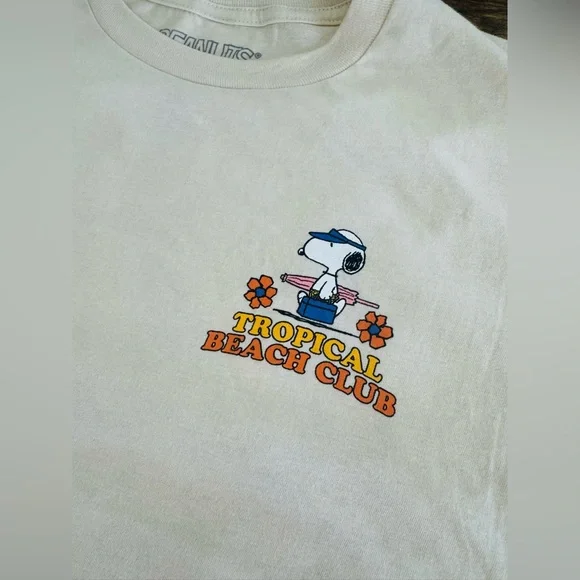 PEANUTS Tropical Beach Club Tee Size XL NWOT - Picture 5 of 9